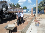 Carlinhos foi verificar o andamento dos trabalhos no final da rua Santa Albertina, no Santa Rosa - Ipês, em frente à EMEI Lígia Amaral Gobin