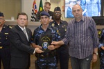 Homenagem à equipe do canil da Guarda Civil Municipal foi entregue nesta segunda-feira