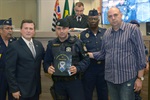 Homenagem à equipe do canil da Guarda Civil Municipal foi entregue nesta segunda-feira