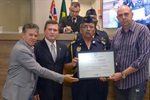 Homenagem à equipe do canil da Guarda Civil Municipal foi entregue nesta segunda-feira