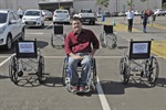 Cadeiras de rodas em vagas não reservadas chamou atenção da população
