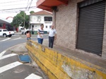 Moradores denunciam ao parlamentar os transtornos da avenida Rui Barbosa