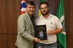 Kawai parabeniza o arqueiro Luís Gustavo, medalhista Sul-Americano