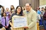A professora Gisele de Castro Vieira recebeu certificado de participação da Semana do Meio Ambiente