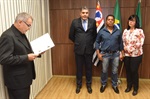 Paulo Campos entregou voto de congratulações a Aguinaldo Soares nesta segunda-feira