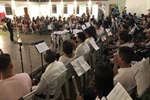 Apresentação natalina do projeto "Música Para Todos", de Jonson, reúne 400 pessoas
