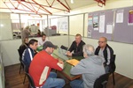 Tozão em reunião na sede da Emdhap com moradores e corpo técnico