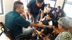 O menino Gustavo Garcia recebeu atenção especial dos policiais militares