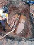 Tozão acompanhou nesta quinta-feira (7) as obras de manutenção para contenção de um vazamento de água na rua Maestro Petterman, no bairro Jardim Ibirapuera