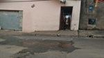 Vazamento de água na rua Professor Mello Ayres antes do conserto realizado pelo Semae 